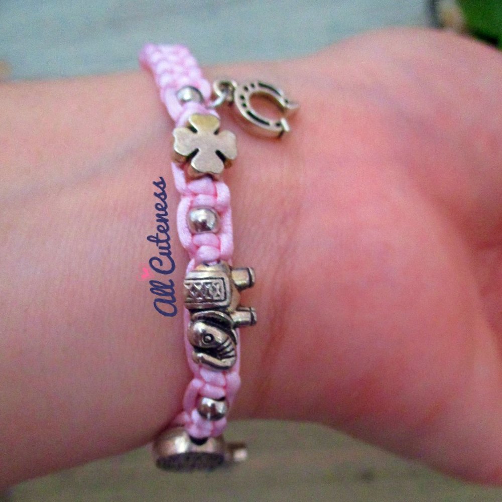 🎀 Pink Lucky Charm Bracelet - Picture 4 of 5